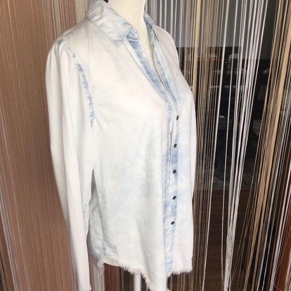 💥Forever 21 denim shirt 💥 - Picture 3 of 8